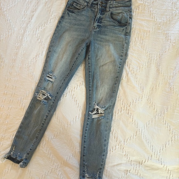 KanCan HighRise Skinny - Picture 2 of 6